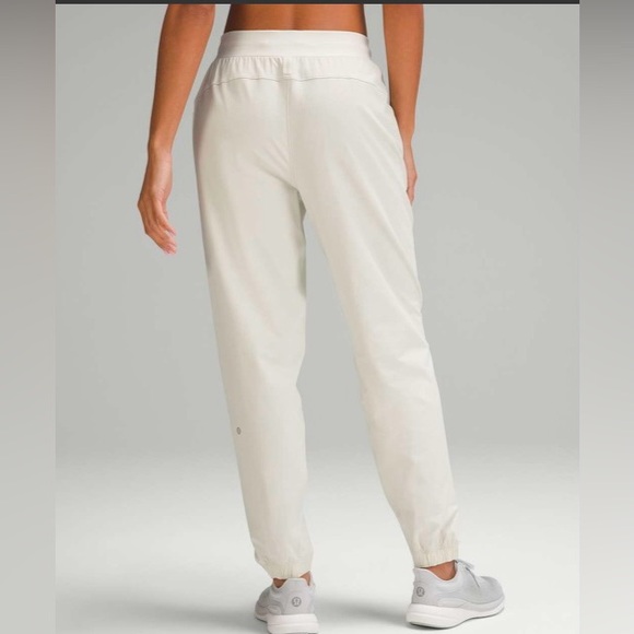 Lululemon License to Train High-Rise Pant in Bone. Size 12. NWOT - Picture 2 of 12